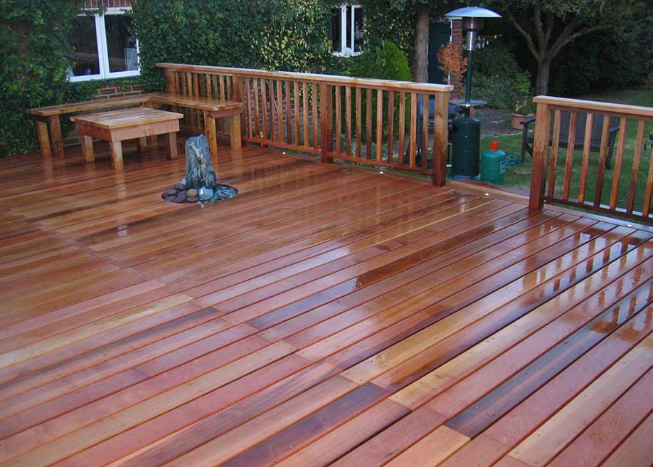 Lames de terrasse en bois en Red cedar